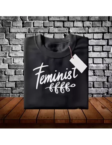 Diseño con ilustraciones feministas y frases inspiradoras.