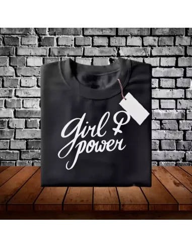 Diseño con ilustraciones feministas y frases inspiradoras.