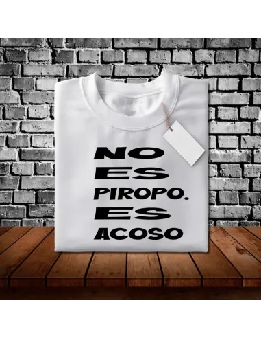 Camiseta Día de la Mujer con diseño feminista y mensaje de empoderamiento.