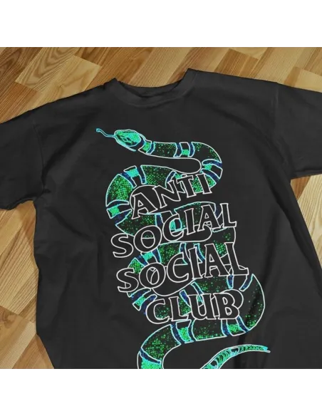 Camiseta Antisocial - Para los que prefieren su propio espacio.