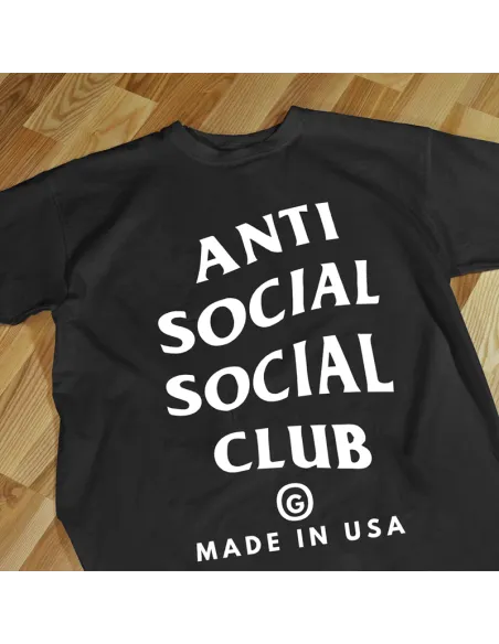 Camiseta Antisocial - Para los que prefieren su propio espacio.