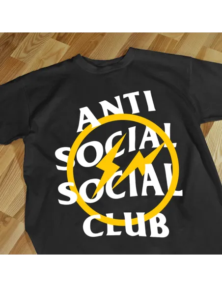 Camiseta Antisocial - Para los que prefieren su propio espacio.
