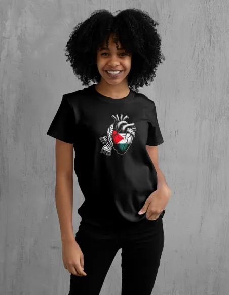 Detalle del diseño DTF en la Camiseta Free Palestine