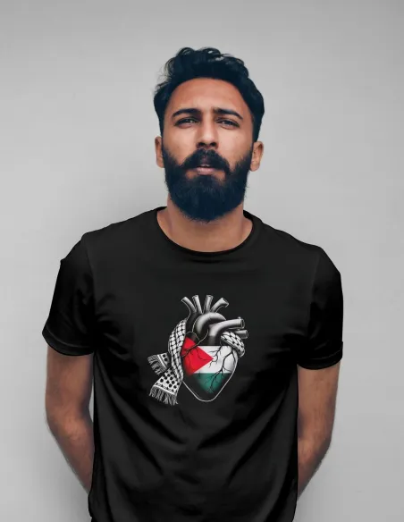 Detalle del diseño DTF en la Camiseta Free Palestine
