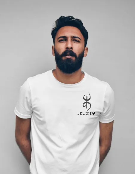 Camiseta Soy Amazigh con logo YAZ bordado (frontal)