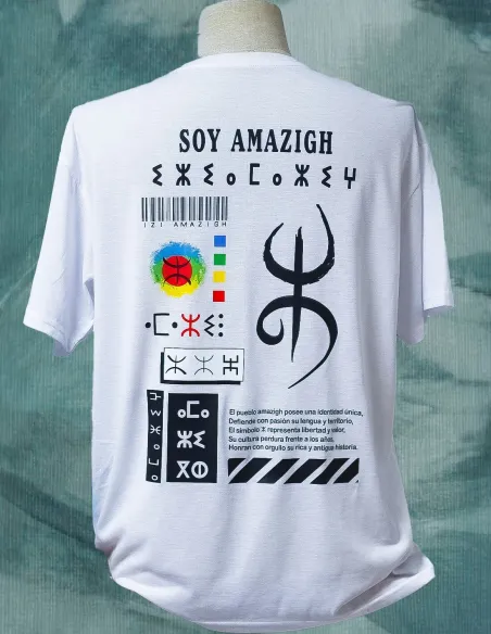 Camiseta Soy Amazigh mostrando collage amazigh DTF (espalda)