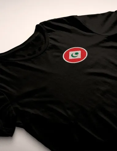 Ropa Rif con diseño bordado y estampado semitono