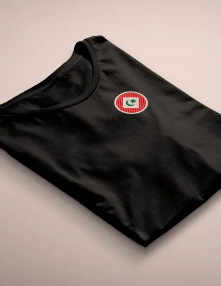 Ropa Rif con diseño bordado y estampado semitono