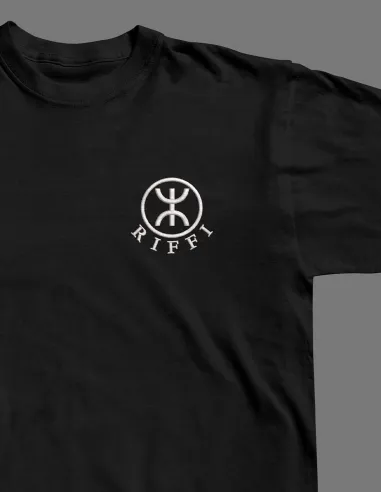Camiseta Riffi con diseño DTF y bordado amazigh exclusivo